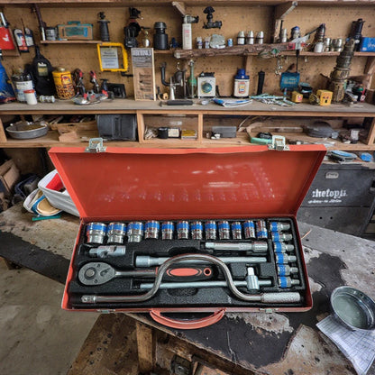 24-Piece Professional Chrome Vanadium Steel Socket Wrench Set Metric Sizes Ratchet Spanner Combination Auto Car Repair Tool Box