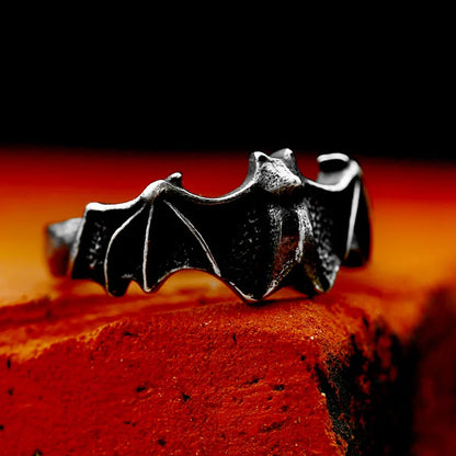 SS8-1045R 316L Stainless Steel Cool Bat Finger Rings for Women Biker Punk Party Jewelry Unique Halloween Gift