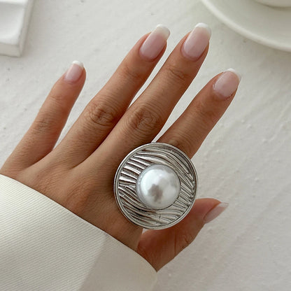 Big Metal with Pearl Rings for Women Trendy Designer Stackable Finger Rings on Hand Accessories Female 2024 Fashion Jewelry Gift